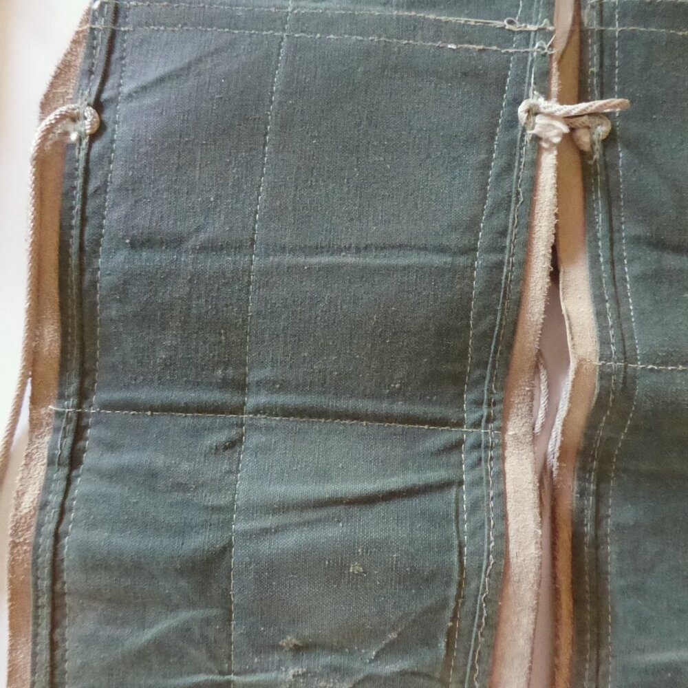 VINTAGE LEATHER CANVAS HAY CARTING WORKING COWBOY FARMER CHAPS (PRE-OWNED) - Picture 9 of 15